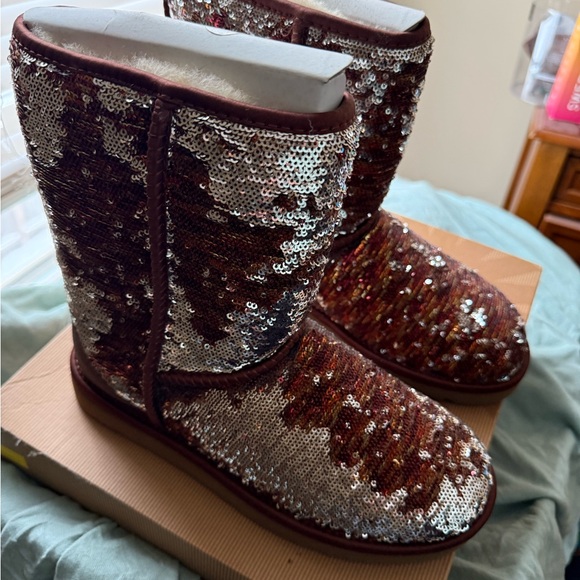 UGG Sequin Winter Boots - Silver and Brown - Picture 3 of 3